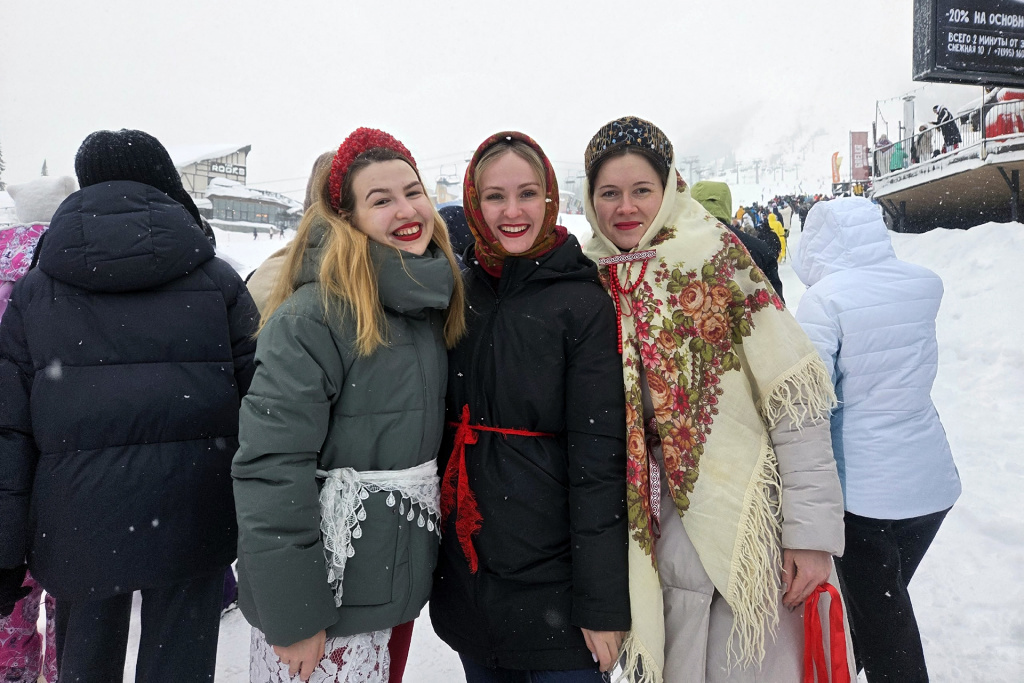 Три девицы в Шерегеше Три девицы в Шерегеше